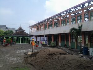 Bangunan sekolah rakyat di Cepu , Blora, Jaw Tengah dibangun dengan anggaran APBN senilai RP 3.3 Milyar